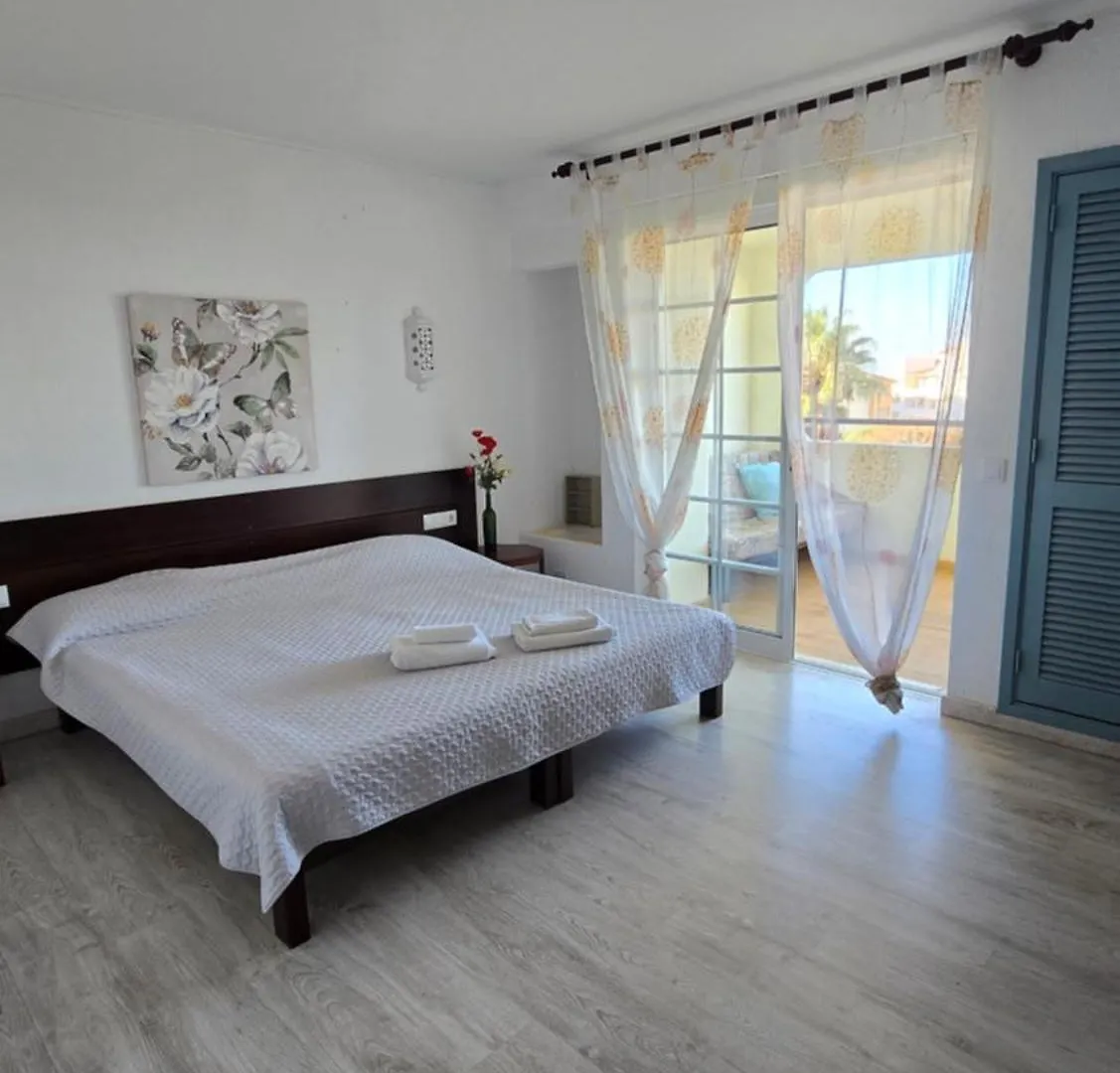 Sea View Penthouse 10 Min Walking Albufeira Old Town And Beach Pescadores דירה